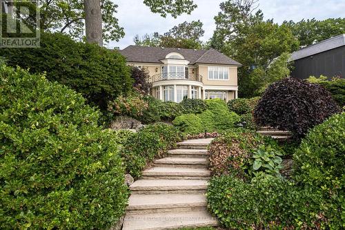6 Ennisclare Drive W, Oakville, ON 
