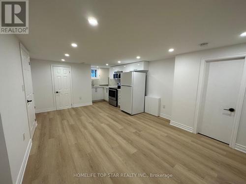 BASEMENT - 38 CARTIER CRESCENT , Richmond Hill, Ontario L4C 2N2 2