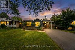 677 LOMOND CRESCENT  Burlington, ON L7L 2N8
