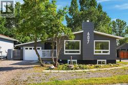607 Lenore DRIVE  Saskatoon, SK S7K 5G7