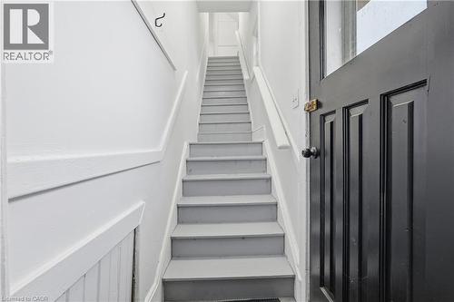 27 ALBERT Street Unit# Upper , Welland, Ontario L3B 4L1 3