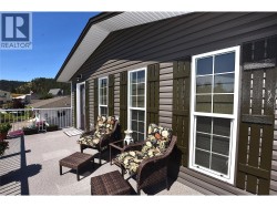 upper deck off the living room - 