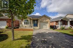 952 GZOWSKI STREET  Centre Wellington (Fergus), ON N1M 3V9