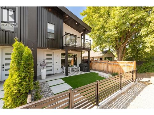 2274 Woodlawn Street Unit# 2  Kelowna, BC V1Y 2T2