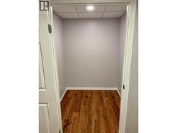 Basement suite - Den - 