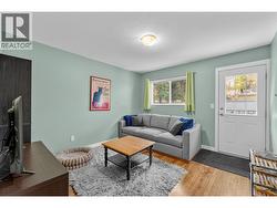 Bonus living room - 