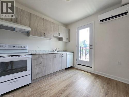 63 MAIN Street E Unit# 2 , Grimsby, Ontario L3M 1M7 4