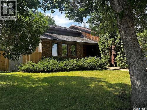 895 Brimacombe Drive, Weyburn, SK 
