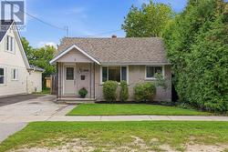 515 MAPLE STREET  Collingwood, ON L9Y 2S7