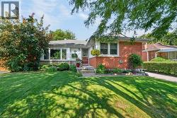 465 SPRINGBANK Crescent  Burlington, ON L7T 2W8