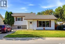 11 McSherry CRESCENT  Regina, SK S4T 7B4