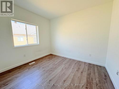90 HIGHRIVER TRAIL , Welland (Broadway), Ontario L3C 0H6 5
