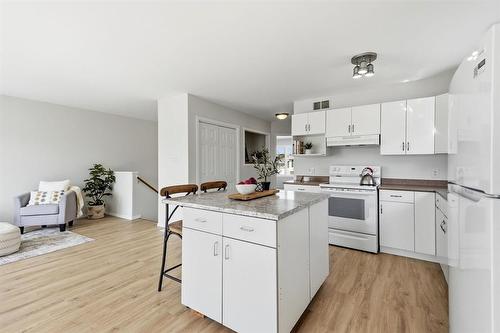 54 Westview Drive, Steinbach, MB 