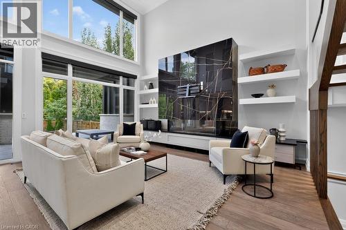 533 Carson Lane, Oakville, ON 