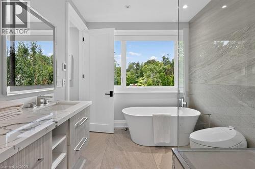 533 Carson Lane, Oakville, ON 