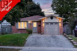 UPPER - 118 SHAKESPEARE CRESCENT Barrie, ON L4N 6B6