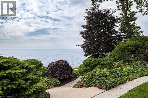 6 Ennisclare Drive, Oakville, ON 