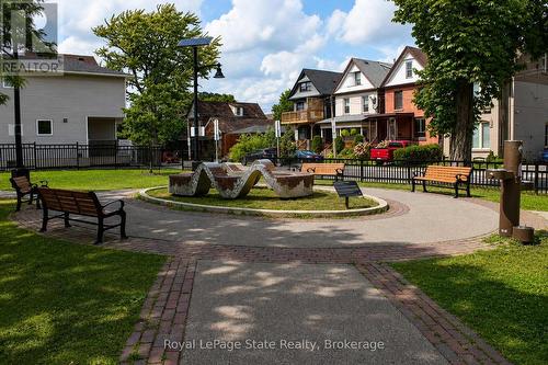 2 - 56 WENTWORTH STREET , Hamilton (Landsdale), Ontario L8L 5V4 2