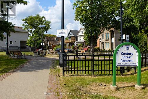2 - 56 WENTWORTH STREET , Hamilton (Landsdale), Ontario L8L 5V4 3