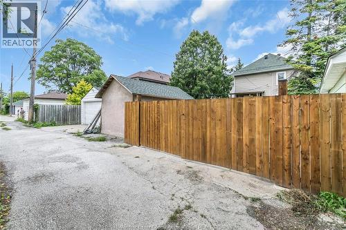 1457 Dougall, Windsor, ON 