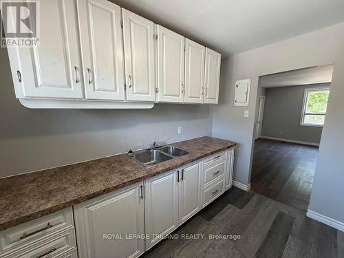 B - 202 COLBORNE STREET , London East (East K), Ontario N6B 2S2 3