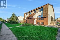 100 - 13 WOODVALE GREEN DRIVE Ottawa, ON K2G 4H1