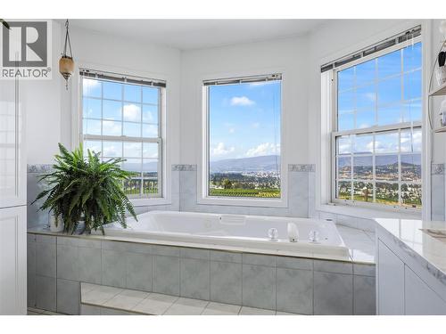 825 Toovey Road, Kelowna, BC 