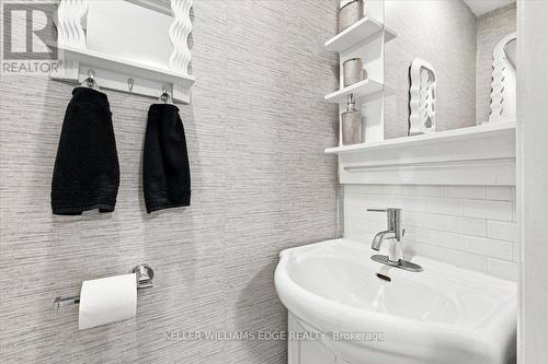 2407 Barclay Road, Burlington, ON 