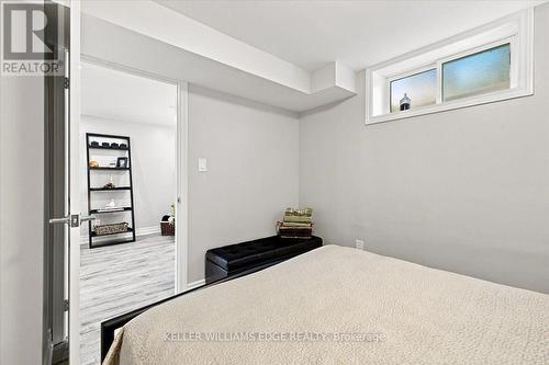 2407 Barclay Road, Burlington, ON 