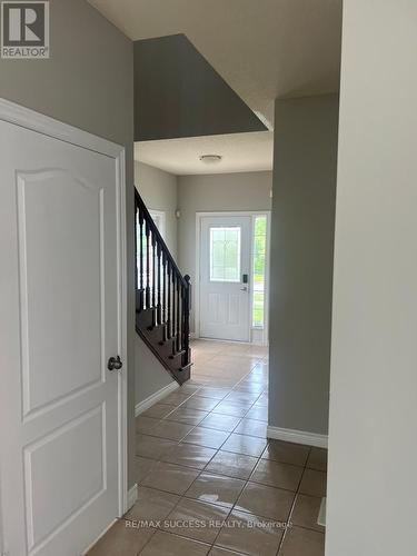 28 DARTMOUTH GATE , Hamilton, Ontario L8E 0B9 2