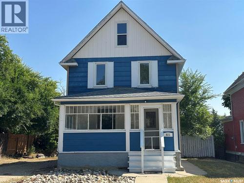 821 6th AVENUE NW  Moose Jaw, SK S6H 4A2