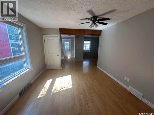 821 6Th Avenue Nw, Moose Jaw, SK 