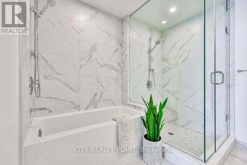 5 Pcs Ensuite Bathroom - 2204 - 370 Martha Street, Burlington, ON 