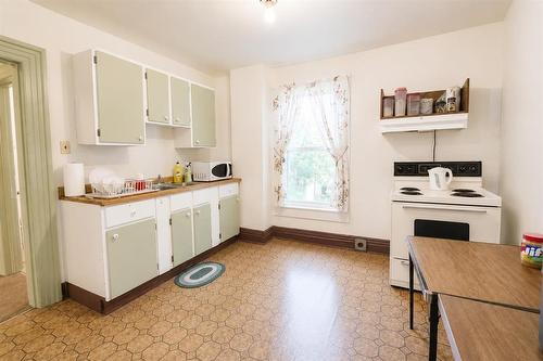697 Sara Avenue, Winnipeg, MB 