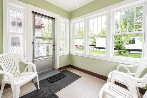 Enclosed front porch. - 697 Sara Avenue, Winnipeg, MB 