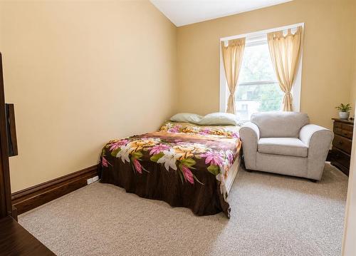 697 Sara Avenue, Winnipeg, MB 
