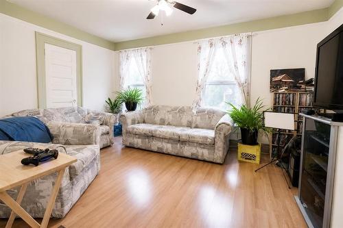 2nd floor unit. - 697 Sara Avenue, Winnipeg, MB 