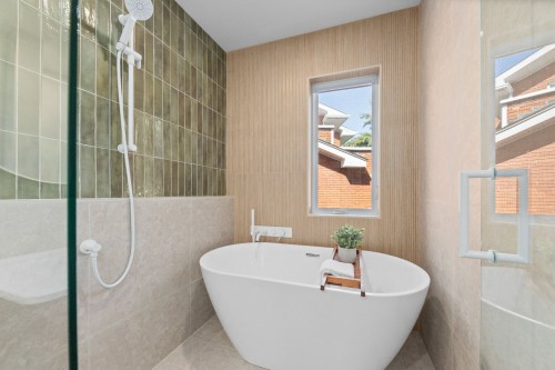 Bathroom - 476 Av. Townshend, Saint-Lambert, QC 