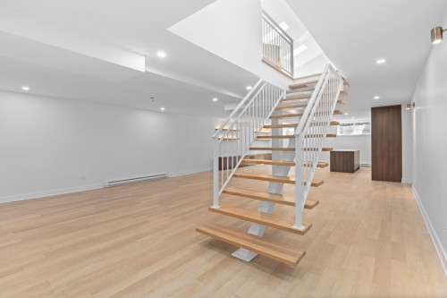 Family Room - 476 Av. Townshend, Saint-Lambert, QC 