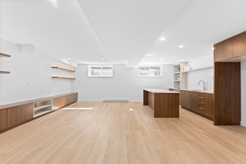 Family Room - 476 Av. Townshend, Saint-Lambert, QC 