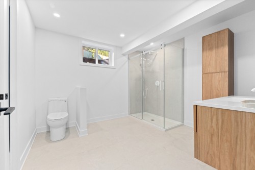 Bathroom - 476 Av. Townshend, Saint-Lambert, QC 