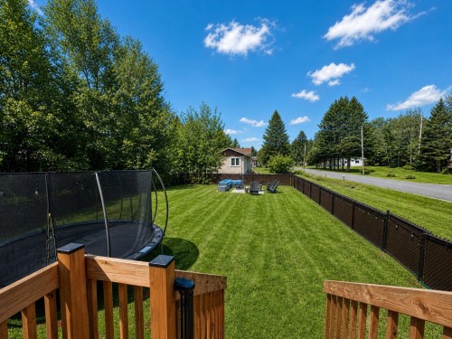 Courtyard - 655 Rue De La Plage, Sainte-Julienne, QC 