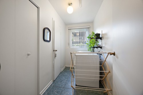 Salle de lavage - 1330 Av. Kingsley, Dorval, QC 