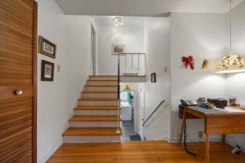 Escalier - 1330 Av. Kingsley, Dorval, QC 