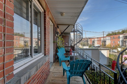Balcon - 2-8215 Rue Fabre, Montréal (Villeray/Saint-Michel/Parc-Extension), QC 