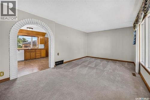 27 Ellison Crescent, Regina, SK 