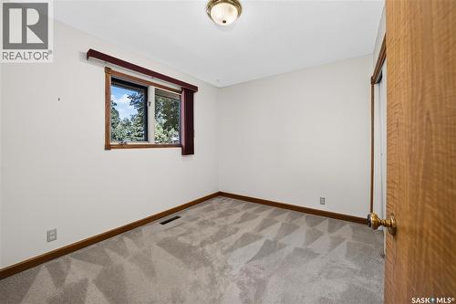 27 Ellison Crescent, Regina, SK 