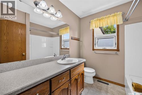 27 Ellison Crescent, Regina, SK 