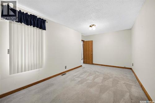 27 Ellison Crescent, Regina, SK 