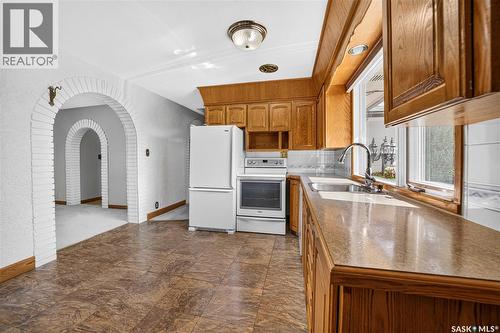 27 Ellison Crescent, Regina, SK 